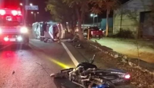 Tres motociclistas mueren tras burlar alcoholímetro; uno es arrestado