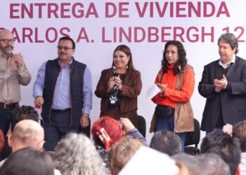 Brugada entregó 107 viviendas y duplica presupuesto del sector