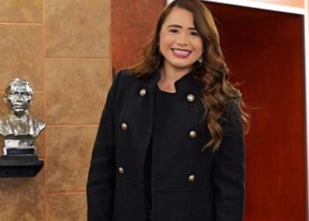 La diputada Alejandra Ang Hernández preside la Comisión de Fiscalización del Congreso de Baja California.