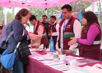 Cartel promocional de la convocatoria PILARES 2026 en la Ciudad de México, detallando vacantes para docentes, talleristas y promotores deportivos.