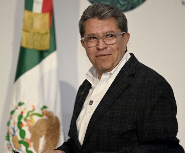 Diputado de Morena, Ricardo Monreal defiende la política exterior mexicana