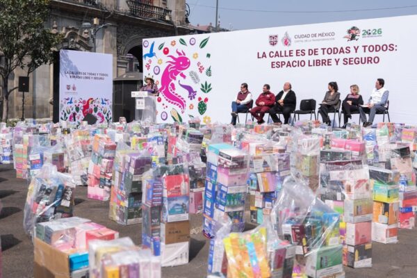 Evento de la Jefa de Gobierno, Clara Brugada, de retiro de vapeadores