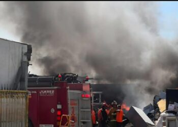 incendio en recicladora Los Ebanitos