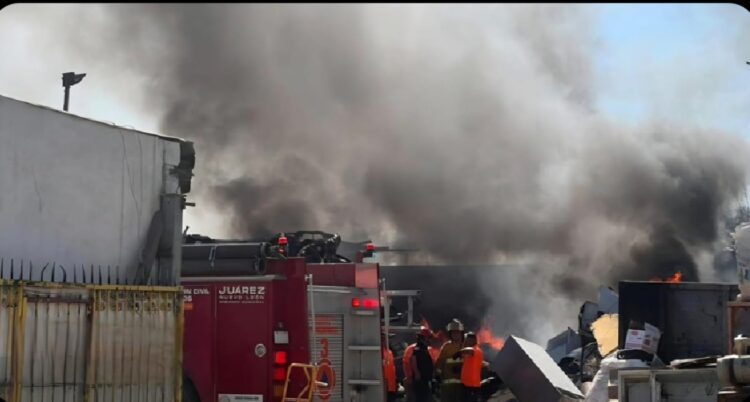 incendio en recicladora Los Ebanitos
