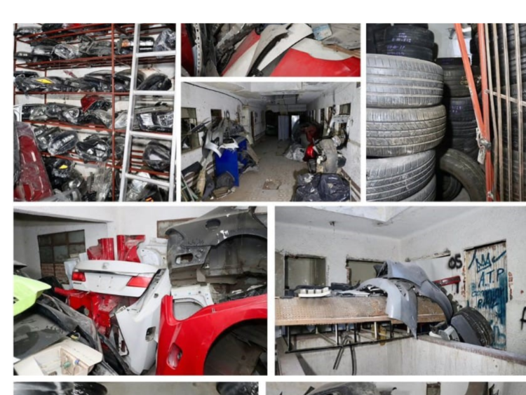 Aseguran autopartes robadas y placas de circulación en un hotel