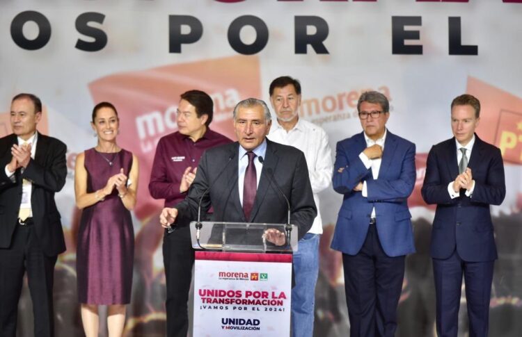 El líder de los senadores de Morena, Adán Augusto López, explica por qué no le corresponde al Senado autorizar el aterrizaje del avión de EU en el Aeropuerto Internacional de Toluca