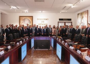 Se reúne la presidenta Claudia Sheinbaum con directivos de la industria automotiz