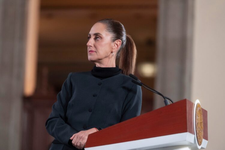 Aclara Presidenta Claudia Sheinbaum Pardo que no hay nada ilegal en el aterrizaje del avión militar de EU