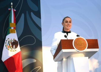 Sheinbaum se ríe de las criticas de la oposición a la reforma electoral