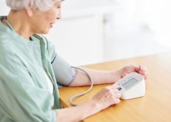 Adultos mayores y atención médica