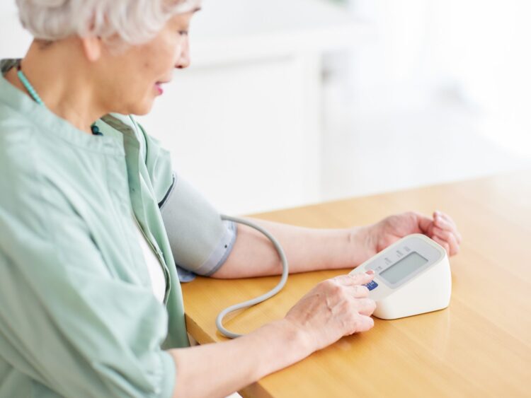 Adultos mayores y atención médica