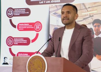 Abraham Carro Toledo, director del IMJUVE, en la presentación de la estrategia Jóvenes Transformando México. AMEXI Foto Captura de video