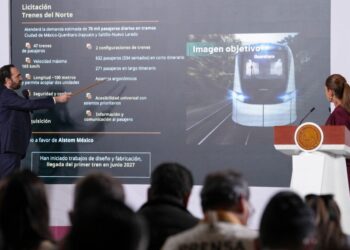 Andrés Lajous explica el avance del plan nacional de Trenes del Norte. AMEXI Foto Presidencia