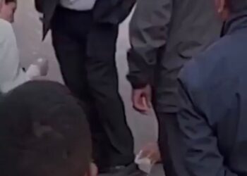 Así le limpiaron los zapatos al presidente de la Suprema Corte de Justicia