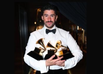 Bad Bunny hace historia en los Grammy 2026 al ganar Álbum del Año con un disco en español. |AMEXI/FOTO: IG @grammys