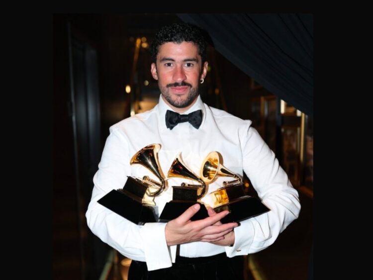 Bad Bunny hace historia en los Grammy 2026 al ganar Álbum del Año con un disco en español. |AMEXI/FOTO: IG @grammys