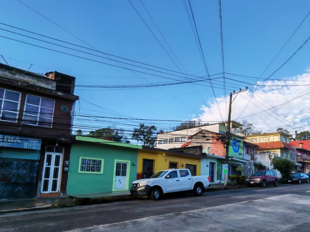 Breves de estados. Balean domicilio del alcalde de Banderilla, Veracruz. AMEXI Foto Especial