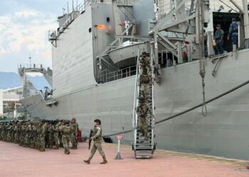 Buque de la Marina con 103 elementos llega a Puerto Vallarta para reforzar seguridad