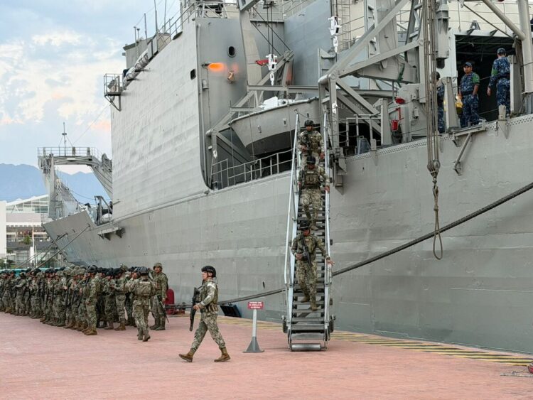 Buque de la Marina con 103 elementos llega a Puerto Vallarta para reforzar seguridad