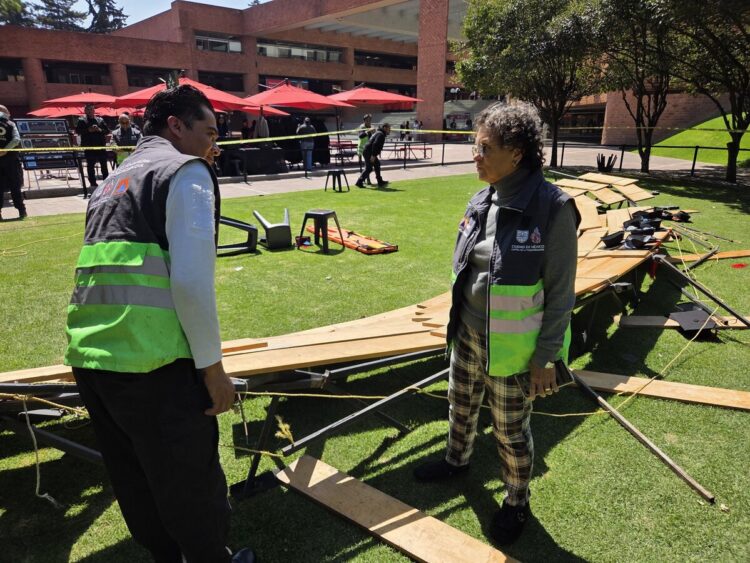 33 lesionados por desplome de templete de graduados en la Ibero; cinco a hospitales
