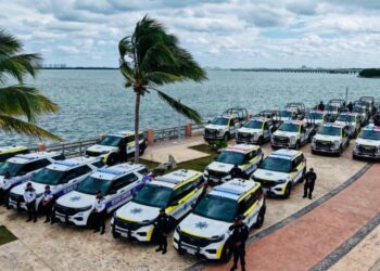 Breves de estados. Cancún. Entregan patrullas en Cancún. AMEXI Foto Gobierno de Quintana Roo