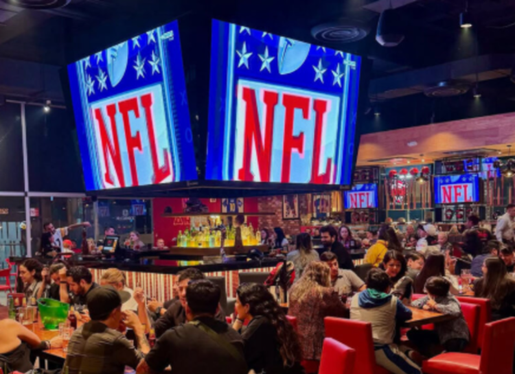 Alerta Presidencial sorprende a aficionados del Super Bowl en el Edomex