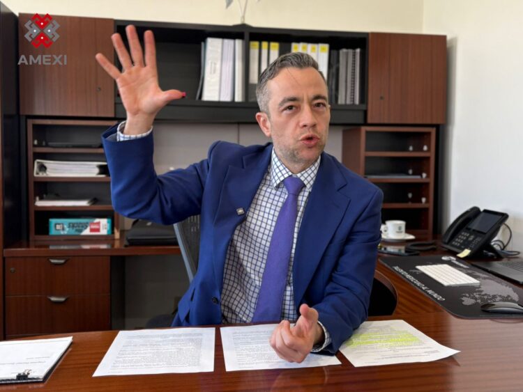 Entervista con Carlos Botello, directivo de Nafin.