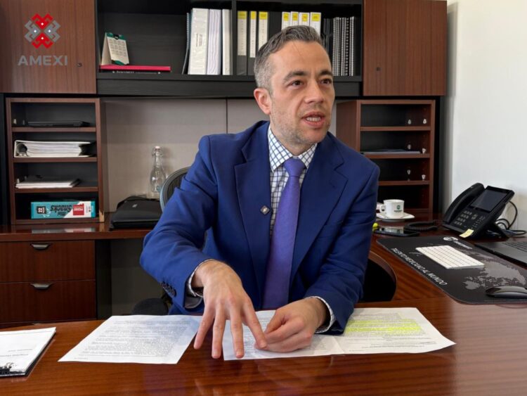 Carlos Botello, directivo de Nafin-Bancomext, explicó la estrategia de financiamiento a medida para impulsar a pymes exportadoras.