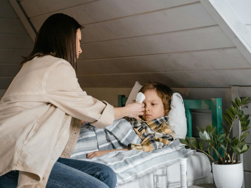 Cierran escuelas y obligan cubrebocas por sarampión en Jalisco