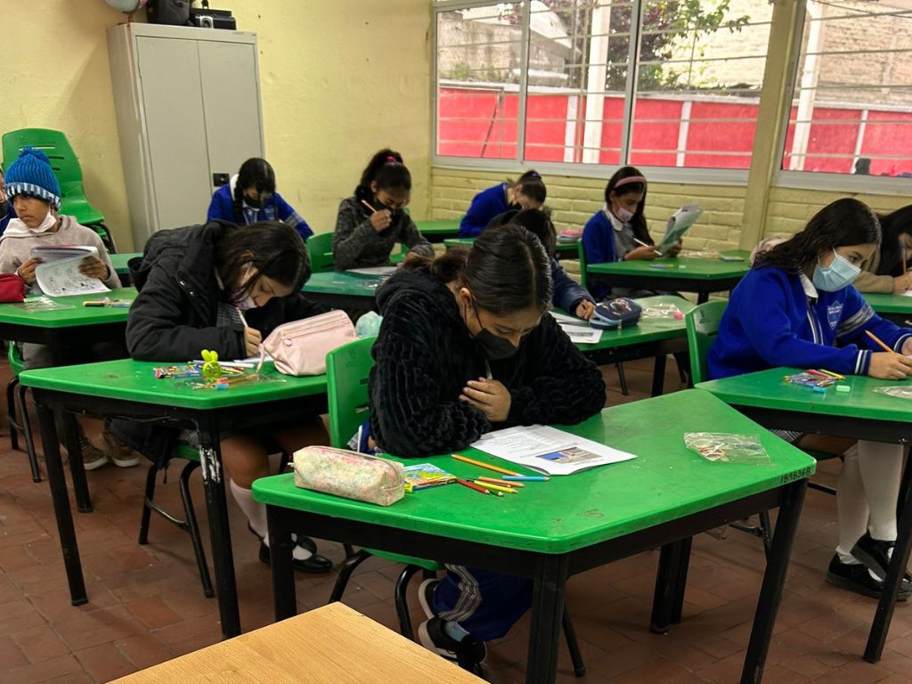 Cierran escuelas y obligan cubrebocas por sarampión en Jalisco