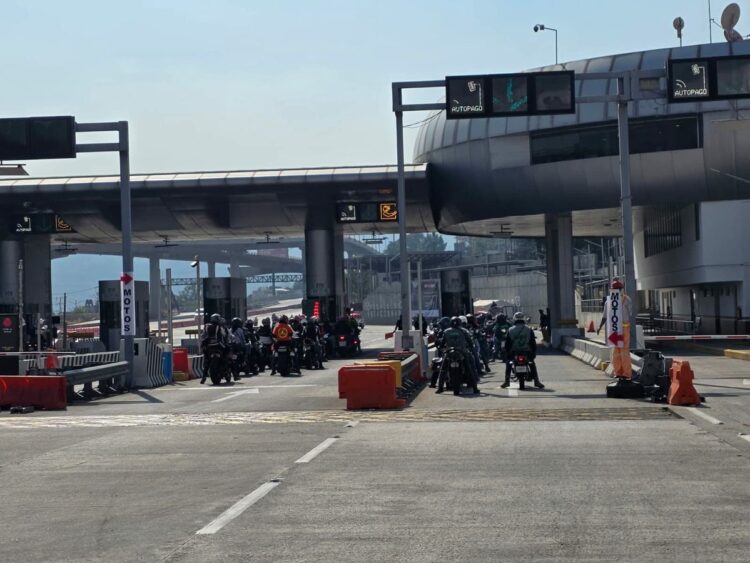 Cuatro casetas federales siguen cerradas por incidencias en carreteras del país