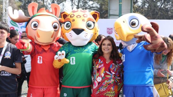 Clara Brugada Molina, presidió la gran final del torneo oficial de fútbol infantil comunitario Ōllamaliztli
