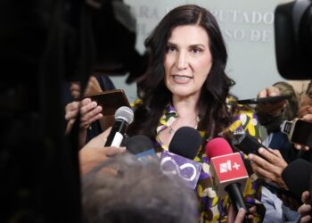 La importancia de los contrapesos: Kenia López.