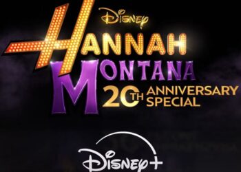 Imagen promocional del especial de aniversario donde la protagonista celebra 20 años de la serie y revive momentos icónicos del programa.