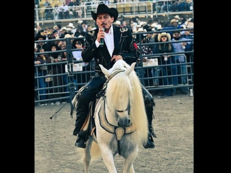 José Manuel Figueroa habla ante medios sobre la demanda que interpondrá para salvaguardar la memoria de su hermano Julián.