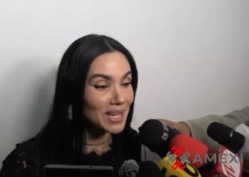 Marlene Calderón ofrece declaraciones a medios al denunciar amenazas e insultos tras su demanda legal.