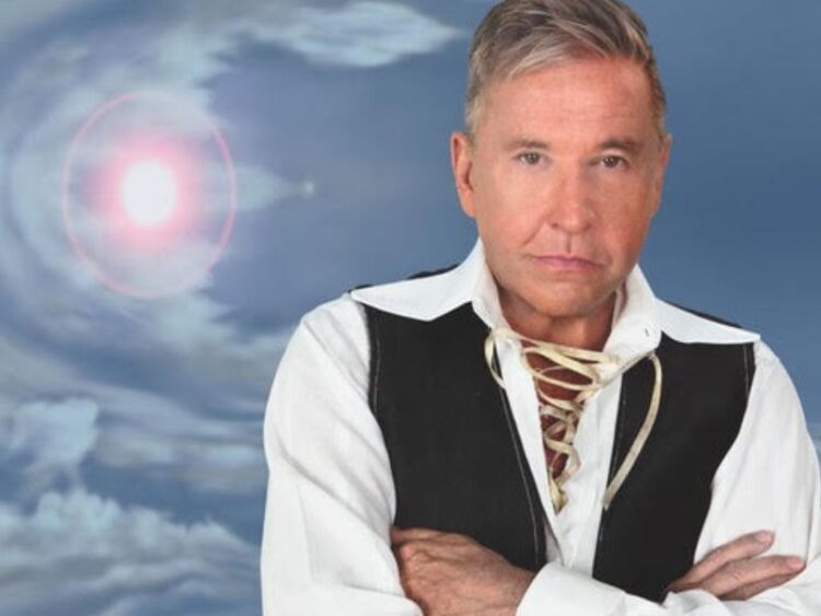 Ricardo Montaner presenta su álbum “Una mañana y un camino – Versión Montaner”, parte de su colección de reediciones.