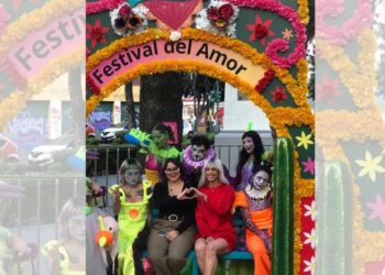 Ilustración alusiva a San Valentín celebrando una boda en secreto durante el Imperio romano, símbolo del Día del Amor y la Amistad.