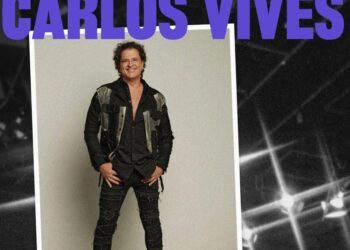 Carlos Vives canta junto a su banda La Provincia durante una presentación previa a su grabación especial para el programa Austin City Limits.