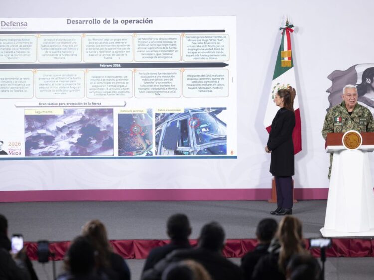 El titular de la Sedena explica el operativo para detener a Nemesio Oseguera Cervantes. AMEXI Foto Presidencia