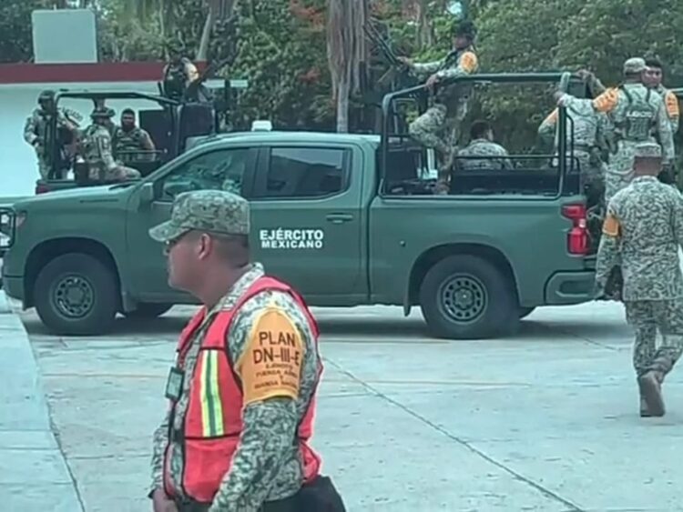 Emboscada en Pluma Hidalgo a patrulla hay un policía muerto y otro herido