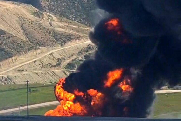 Movilización en Rosarito, BC por explosión en ducto de Pemex; no hay lesionados