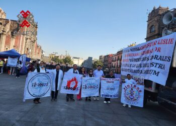 Médicos y enfermeras de FINTRAS, instalaron un módulo de atención médica, como forma de protesta, ante la falta de atención a sus demandas