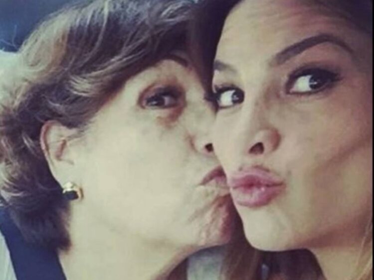 Fabiola Campomanes anuncia la muerte de su madre