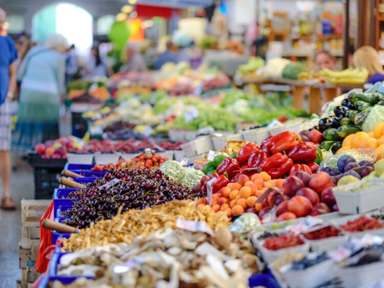 Repunte de inflación por alza en frutas y verduras.