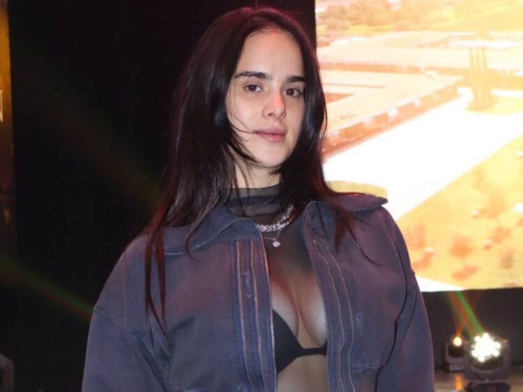 Gala Montes define como un bolero “cachondo triste” al tema principal de “Corazón de oro”