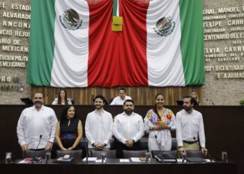 Gobierno de Yucatán glosa de su primer Informe