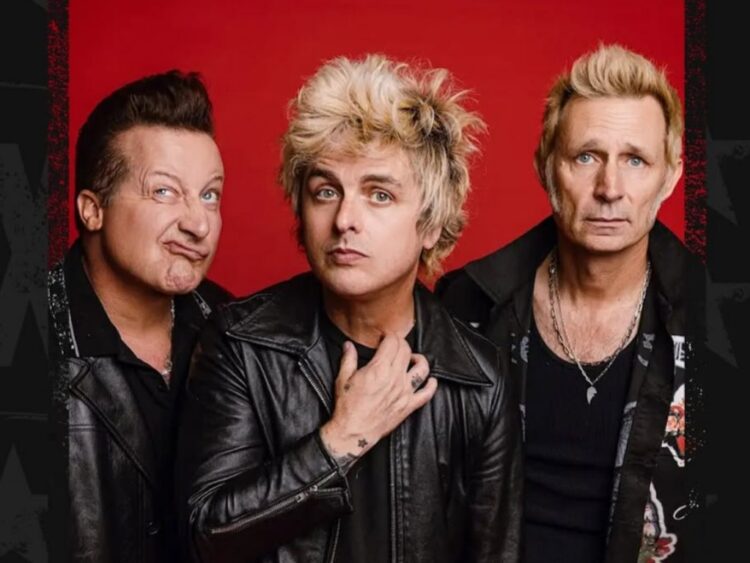 Green Day interpreta sus más grandes éxitos en el Super Bowl LX. | AMEXI/FOTO: IG @greenday