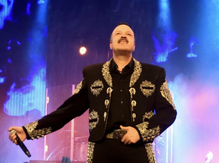 Pepe Aguilar desmiente ataque en su contra: “Me encuentro en CDMX”