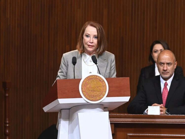 Laura Itzel Castillo Juárez reivindica la Constitución como motor